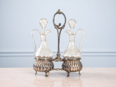 BN4A6703 Антикварний крует