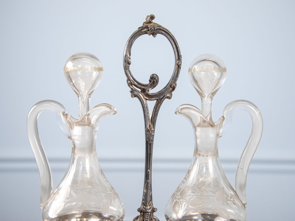 Антикварний крует