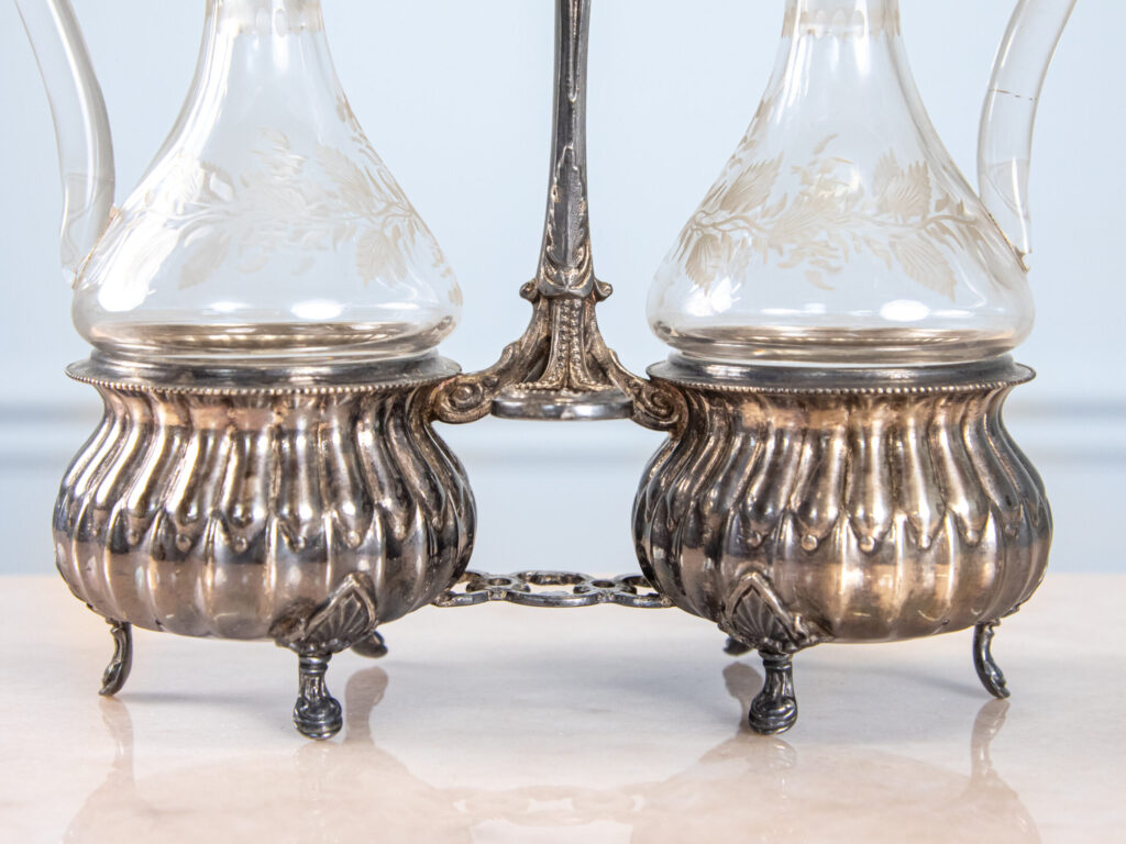 Антикварний крует