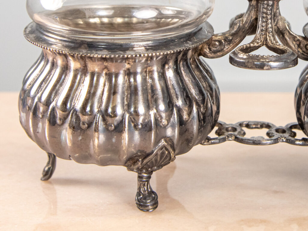 Антикварний крует