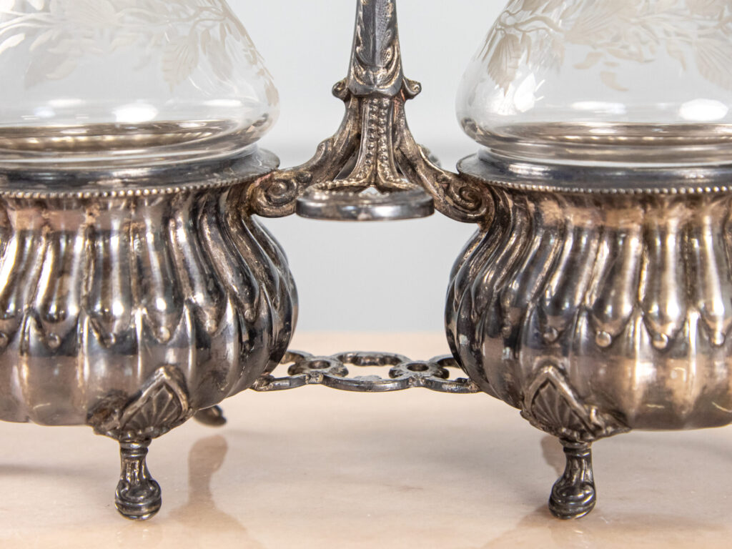 Антикварний крует