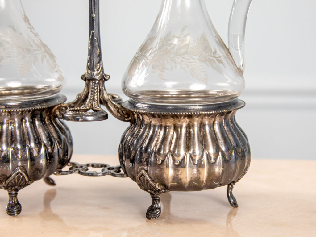 Антикварний крует