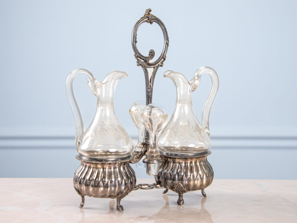 Антикварний крует