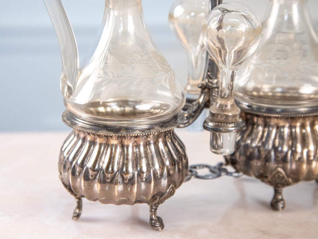 Антикварний крует