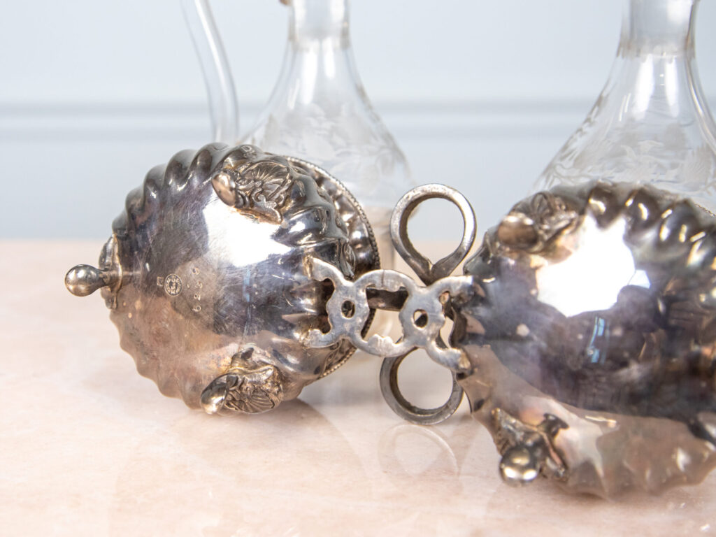 Антикварний крует