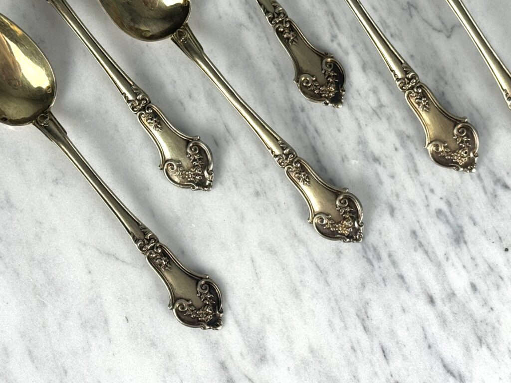 Набір срібних ложок