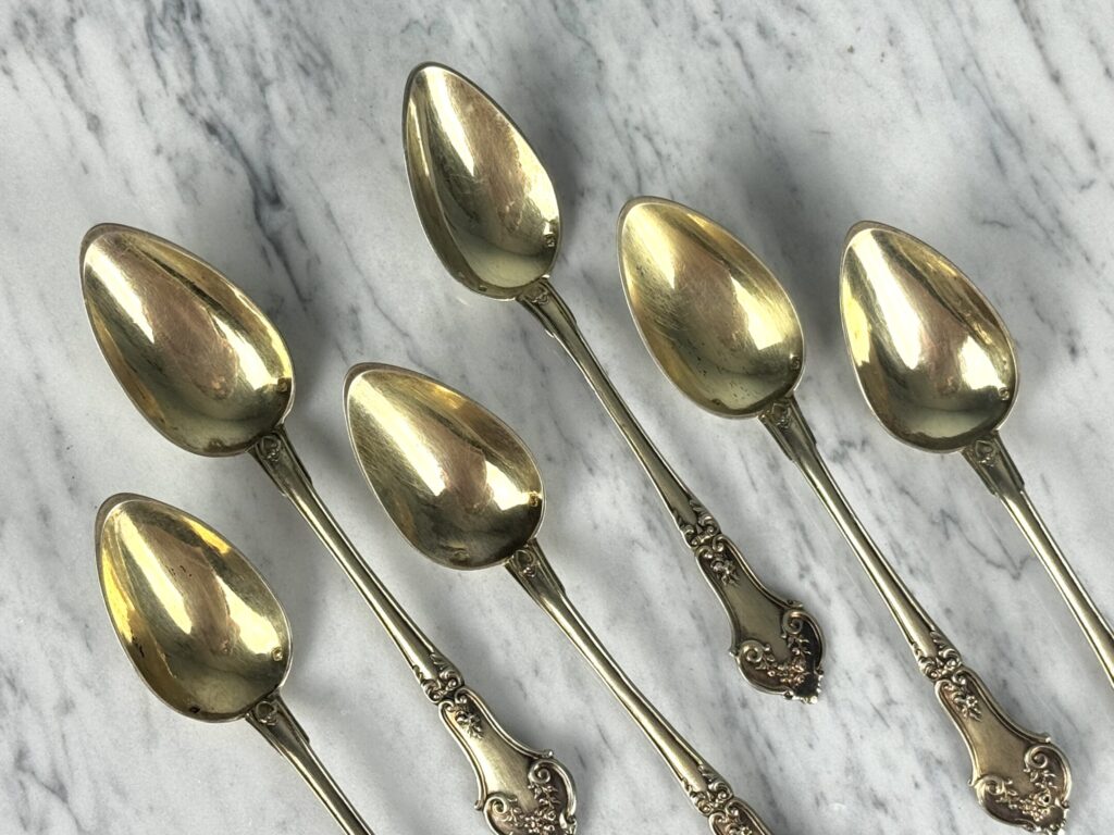 Набір срібних ложок
