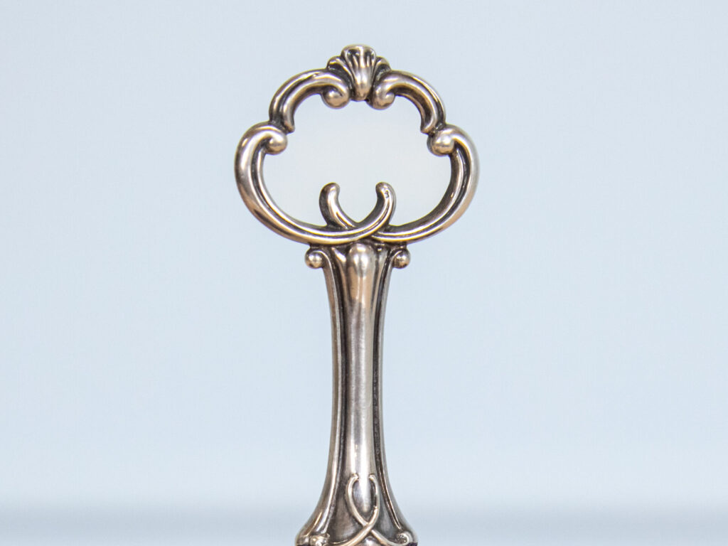 BN4A6684 Антикварная двойная серебряная солонка