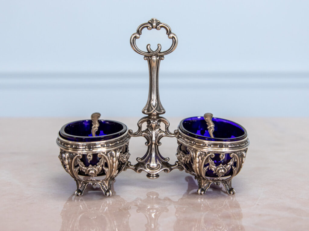 BN4A6688 Антикварная двойная серебряная солонка