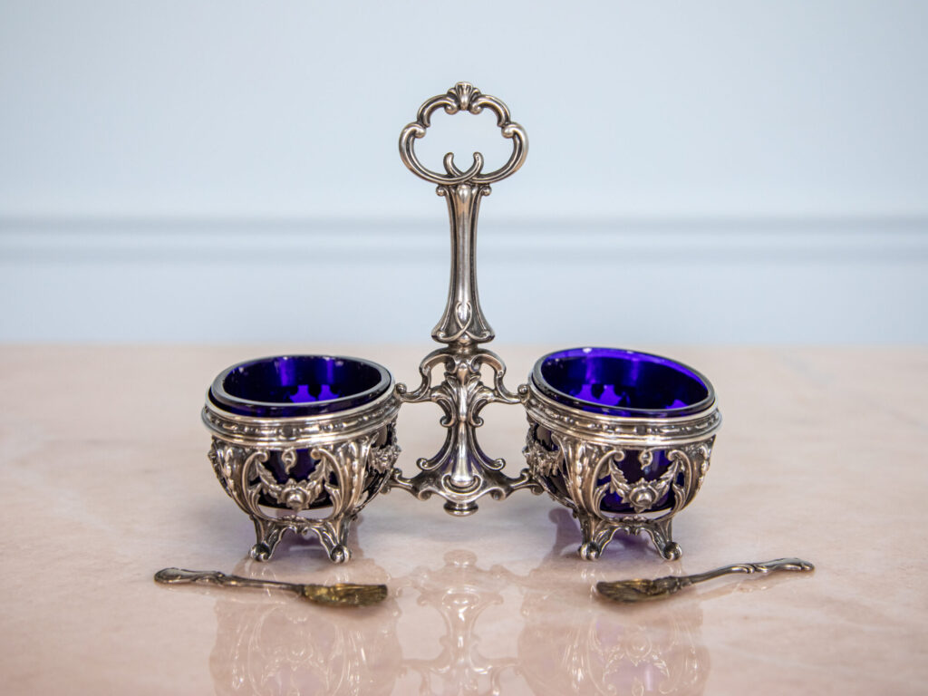 BN4A6692 Антикварная двойная серебряная солонка