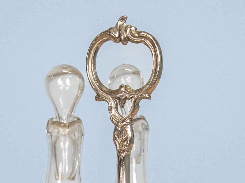 Антикварний крует