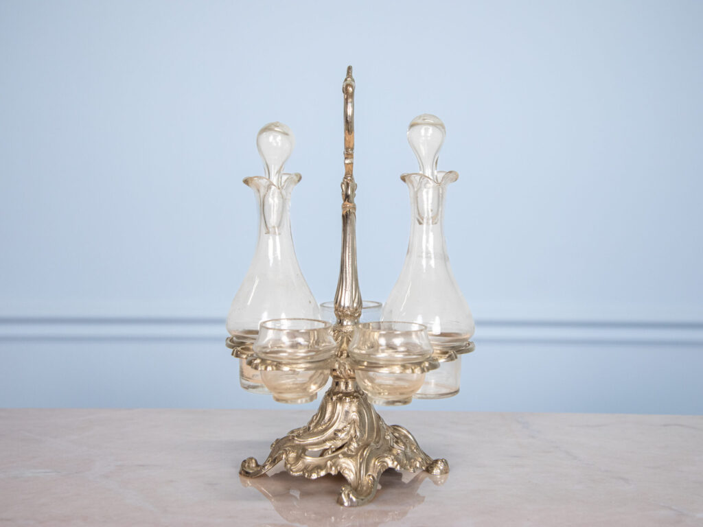 Антикварний крует