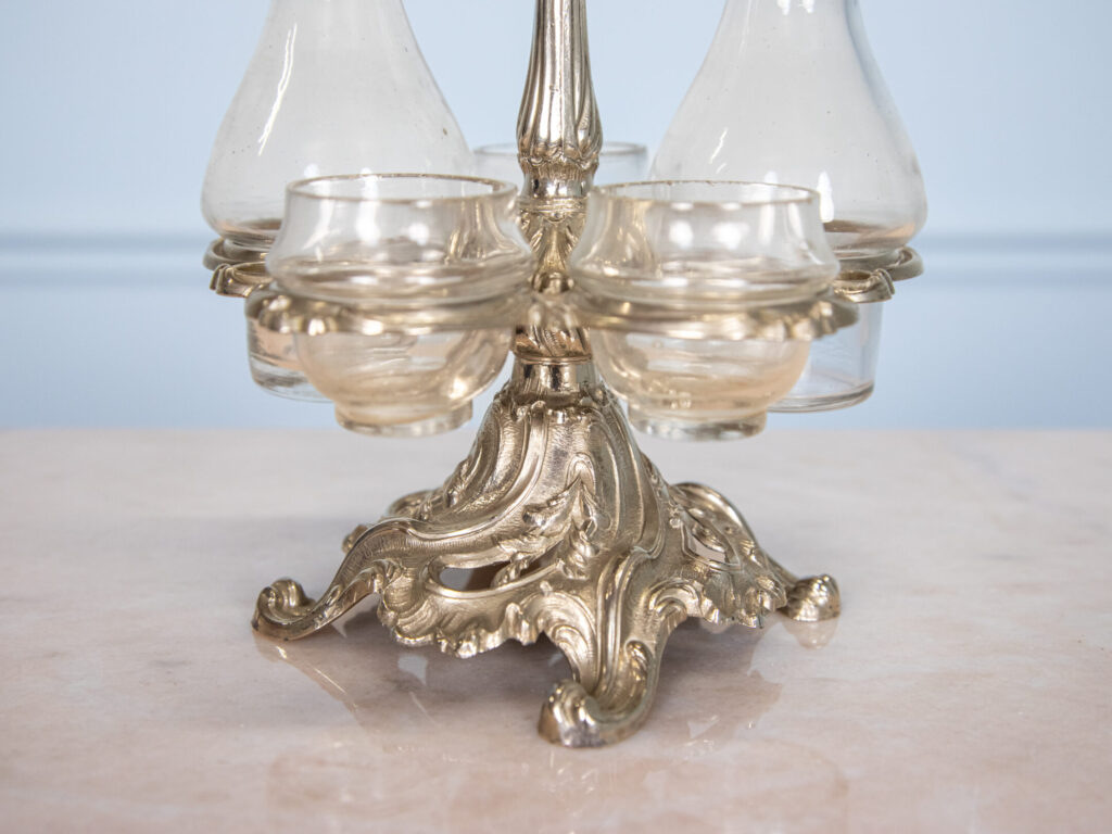 Антикварний крует