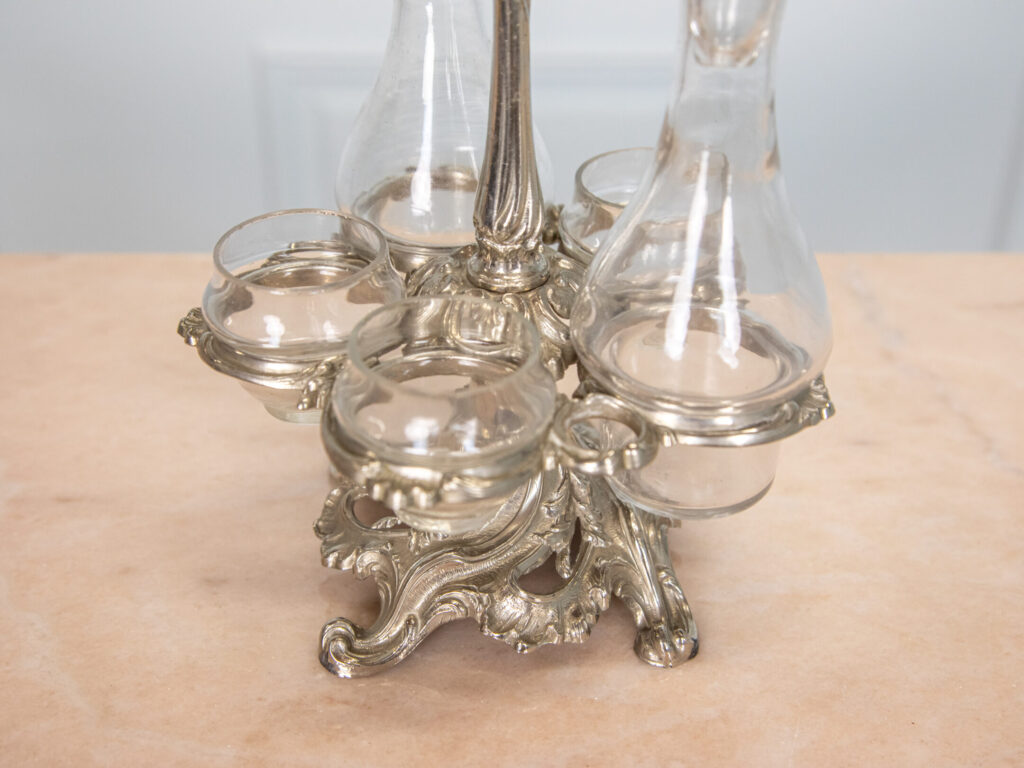 Антикварний крует