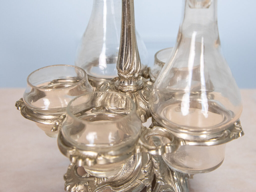 Антикварний крует