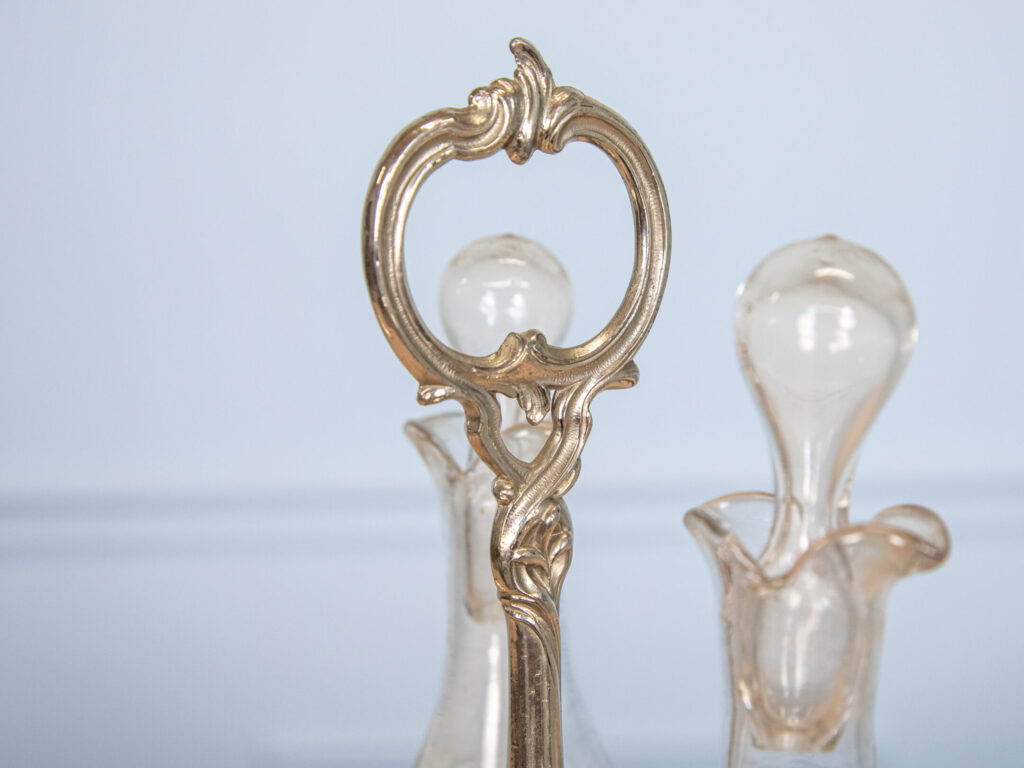 Антикварний крует