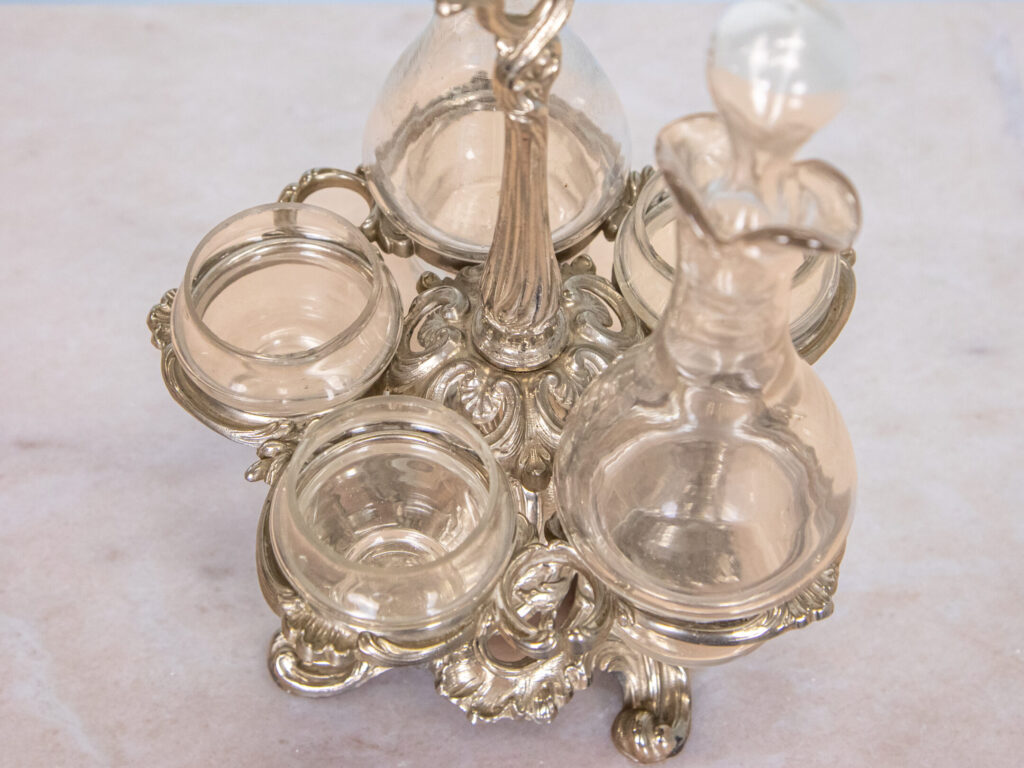 Антикварний крует