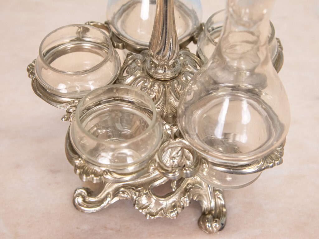 Антикварний крует