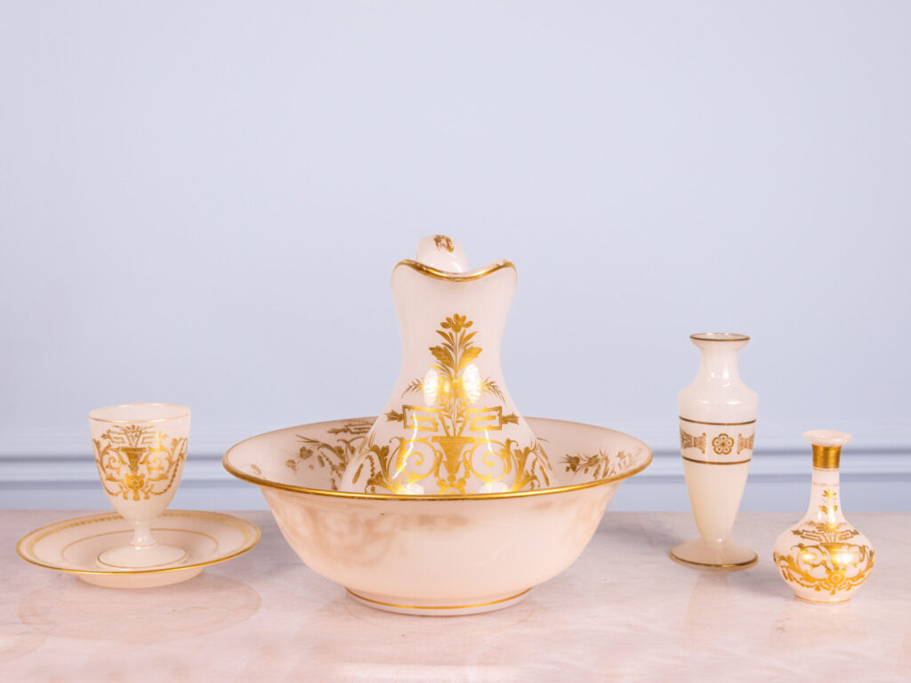 BN4A6855 Туалетний набір в стилі Наполеона III