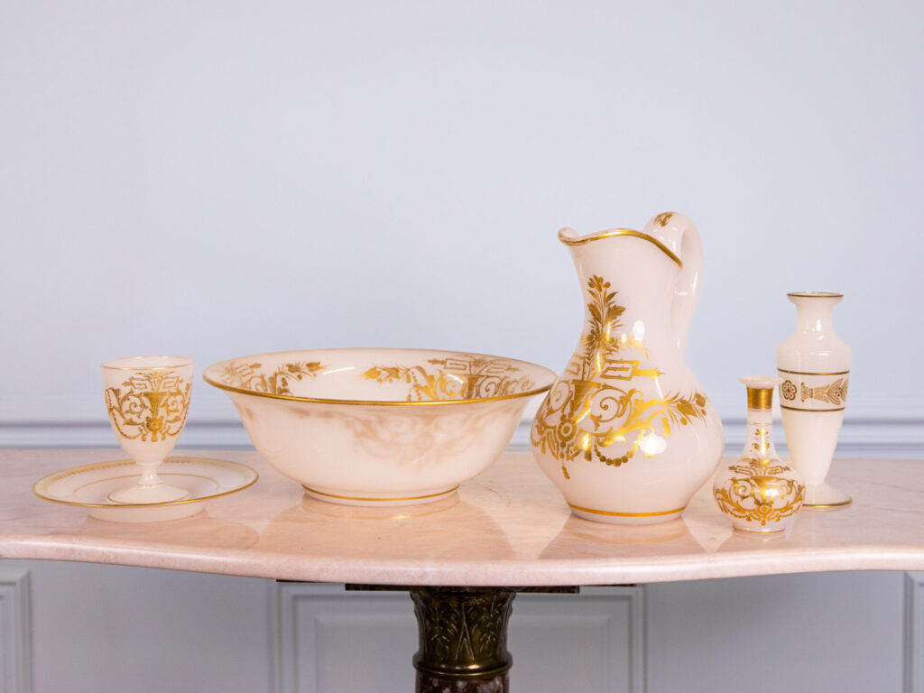 BN4A6920 Туалетний набір в стилі Наполеона III