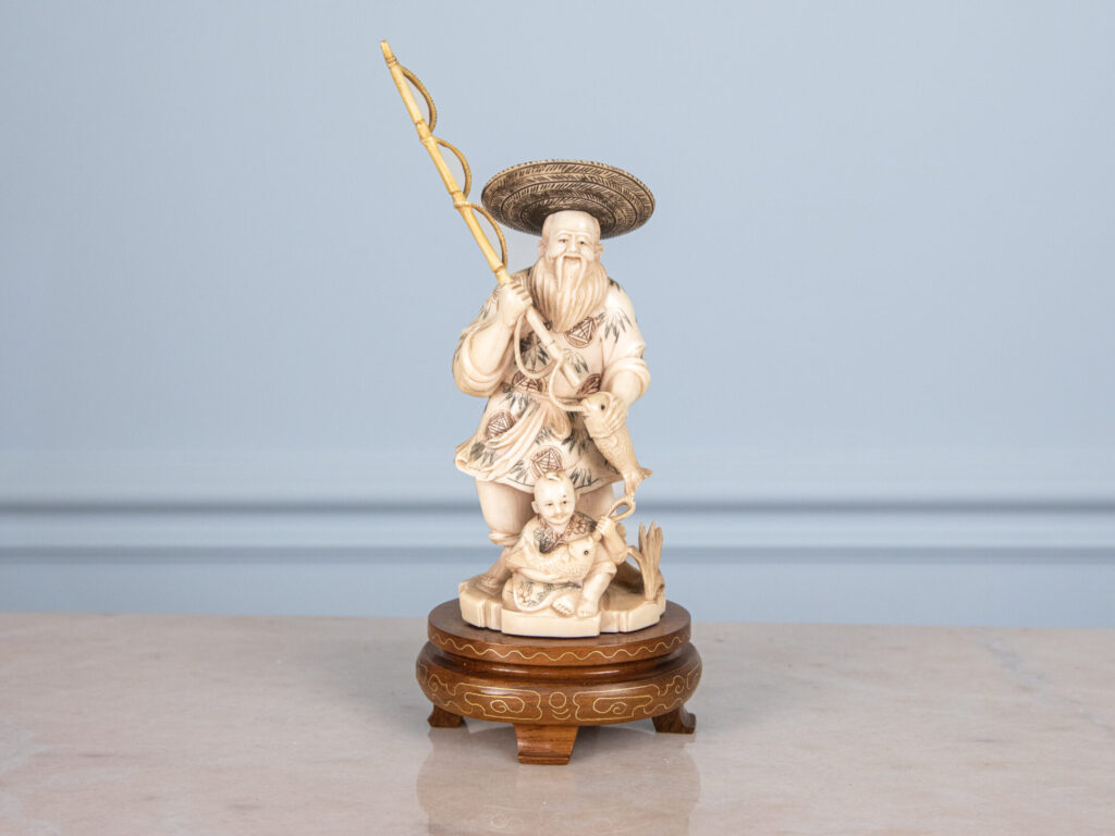 Антикварная статуэтка «Рыбак»