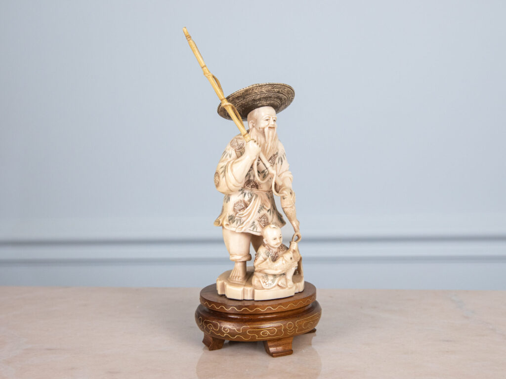 Антикварная статуэтка «Рыбак»