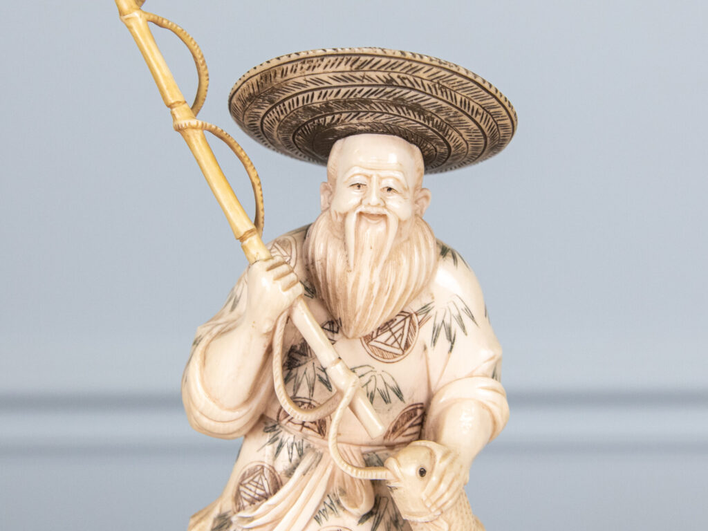 Антикварная статуэтка «Рыбак»