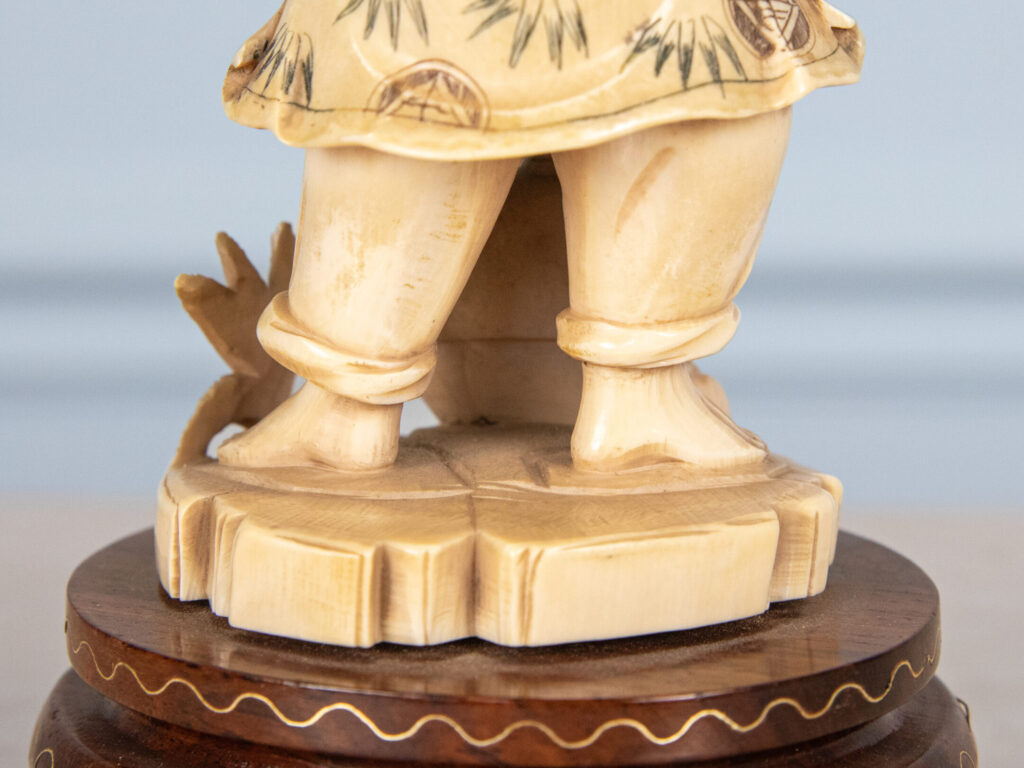 Антикварная статуэтка «Рыбак»