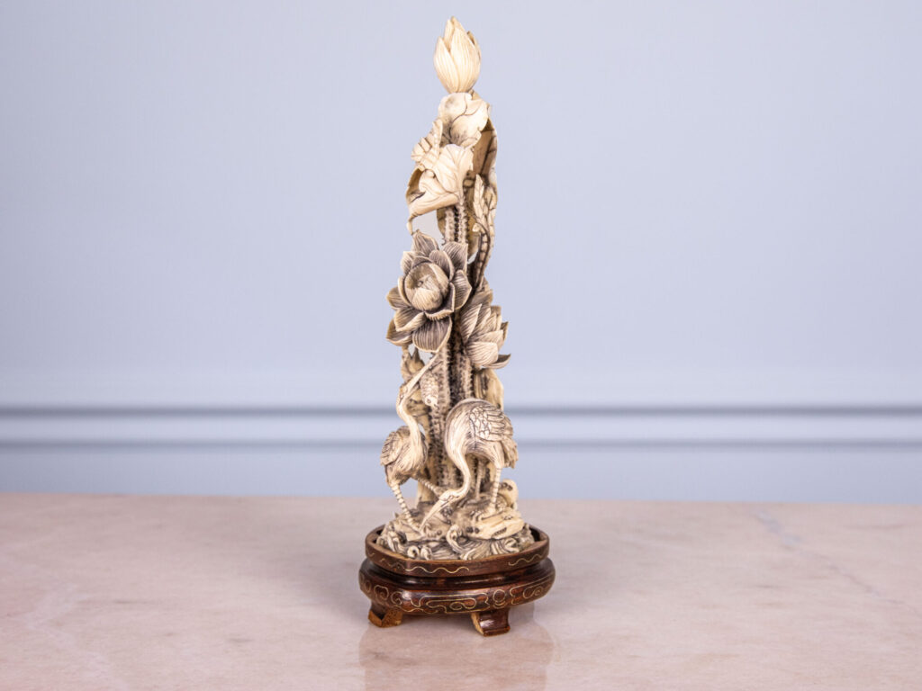 Статуетка «Журавлі та лотоси»