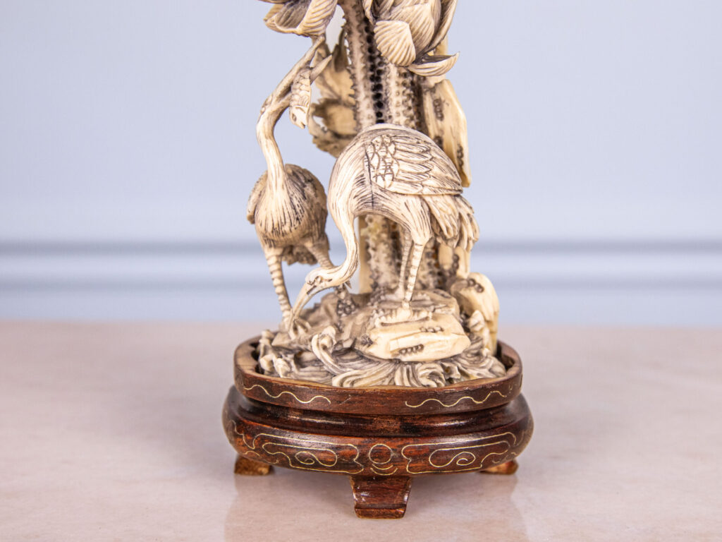 Статуетка «Журавлі та лотоси»