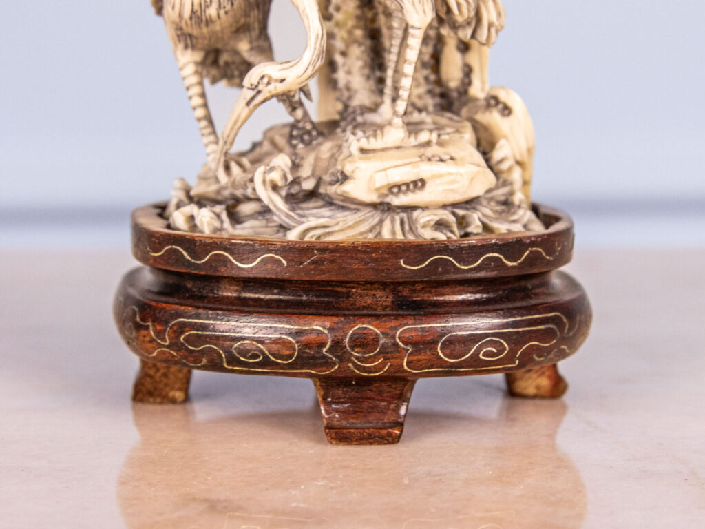 Статуетка «Журавлі та лотоси»