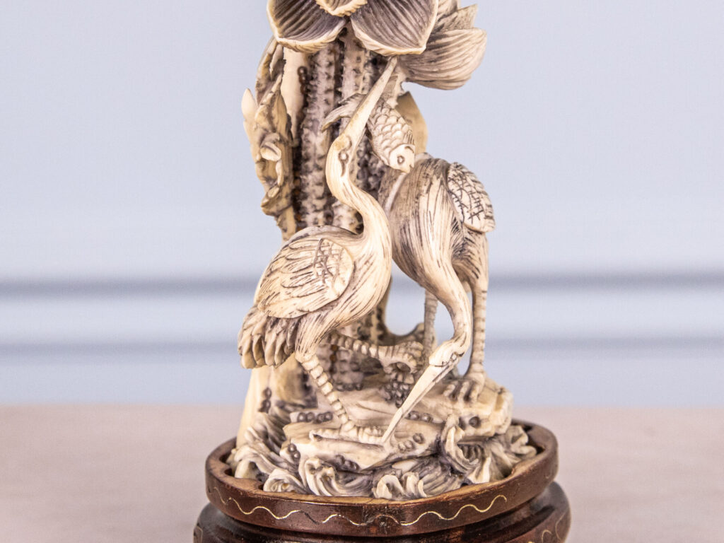 Статуетка «Журавлі та лотоси»