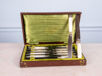 BN4A7136 Набір антикварних ножів