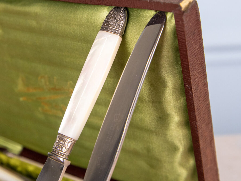 BN4A7145 Набір антикварних ножів