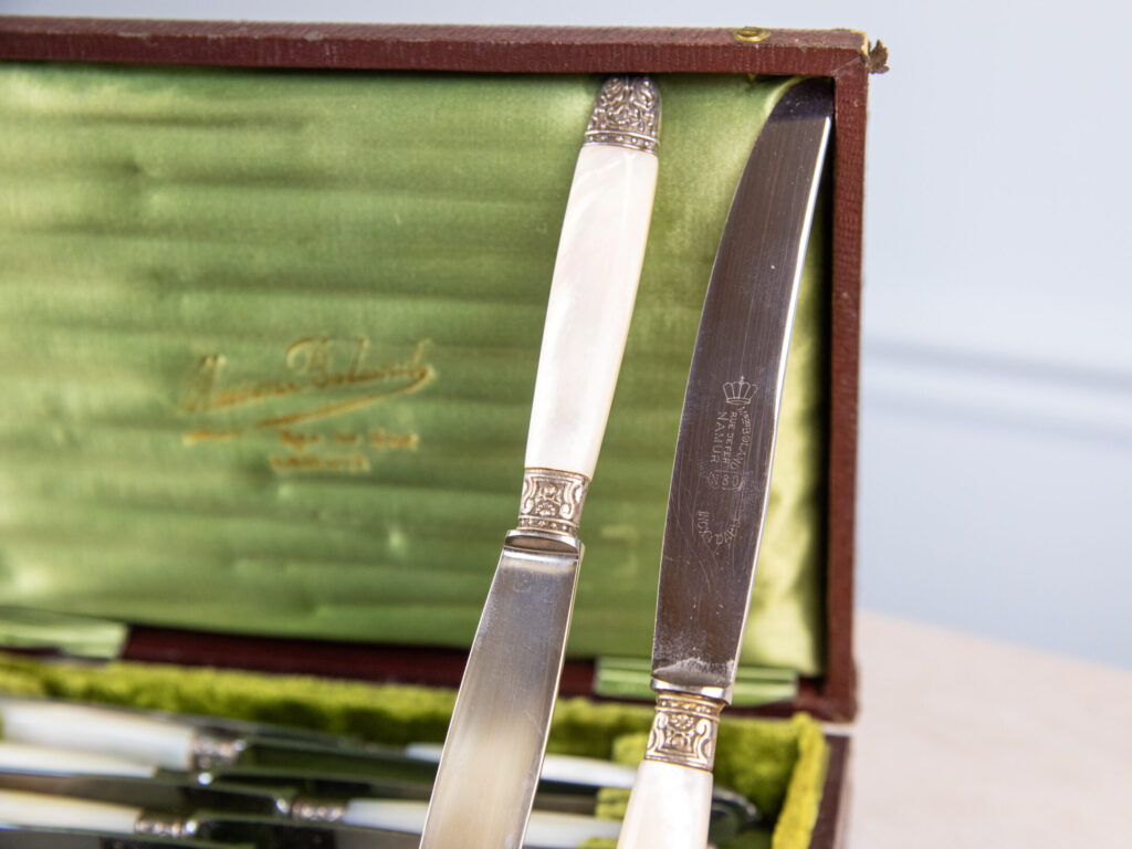 BN4A7152 Набір антикварних ножів