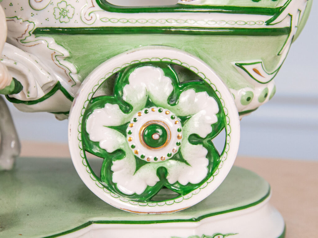 Фарфоровая статуэтка «Херувим с колесницей», КРМ