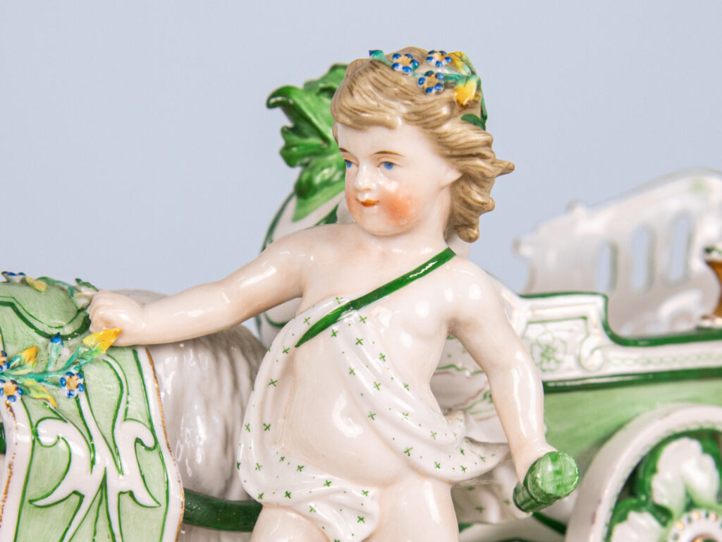 Фарфоровая статуэтка «Херувим с колесницей», КРМ