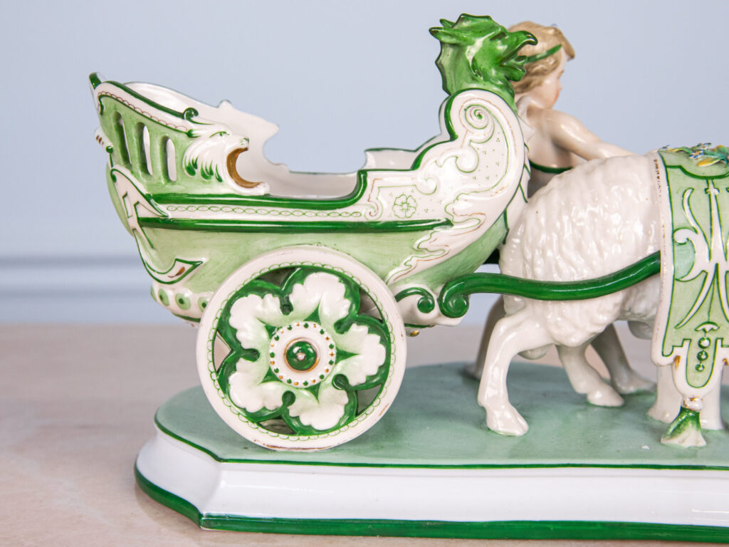 Фарфоровая статуэтка «Херувим с колесницей», КРМ