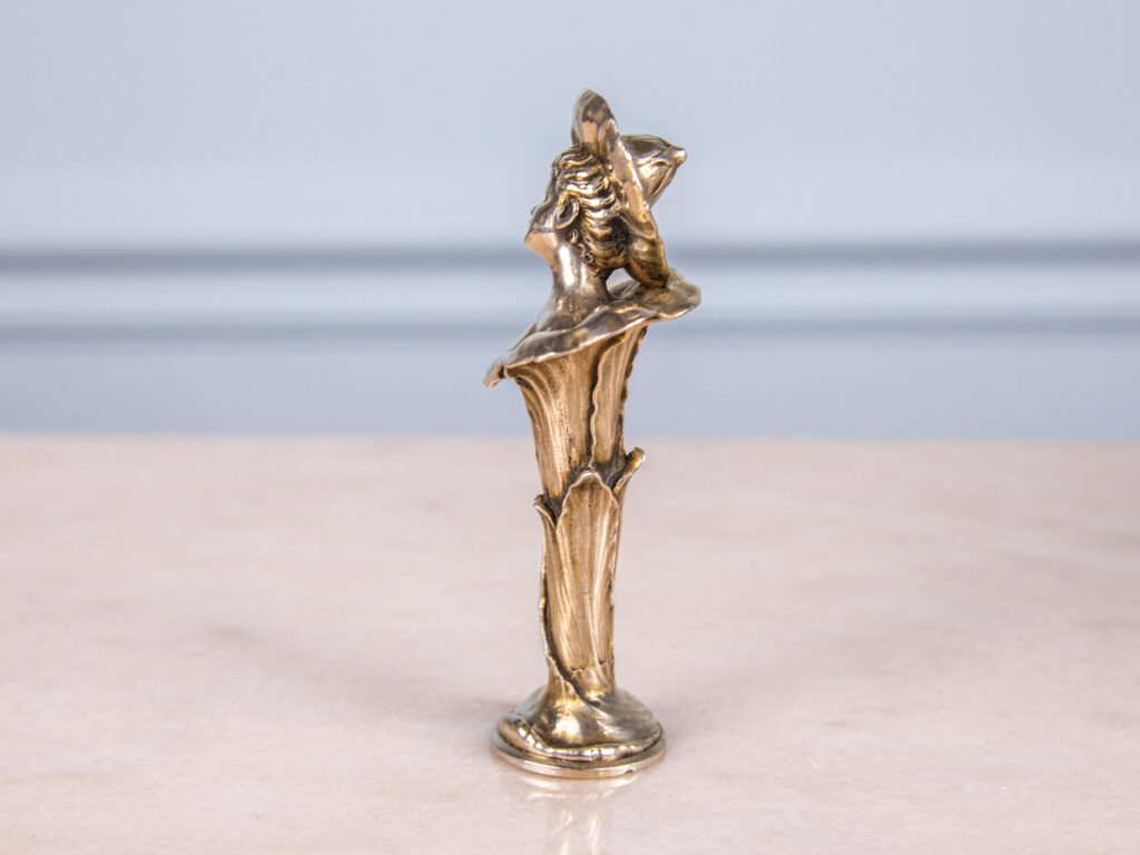 BN4A7276 Антикварная серебряная печать в стиле Ар-нуво