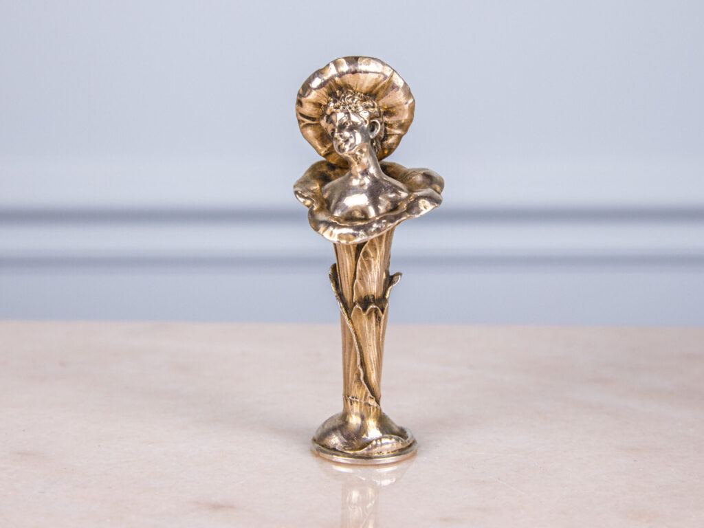 BN4A7279 Антикварная серебряная печать в стиле Ар-нуво