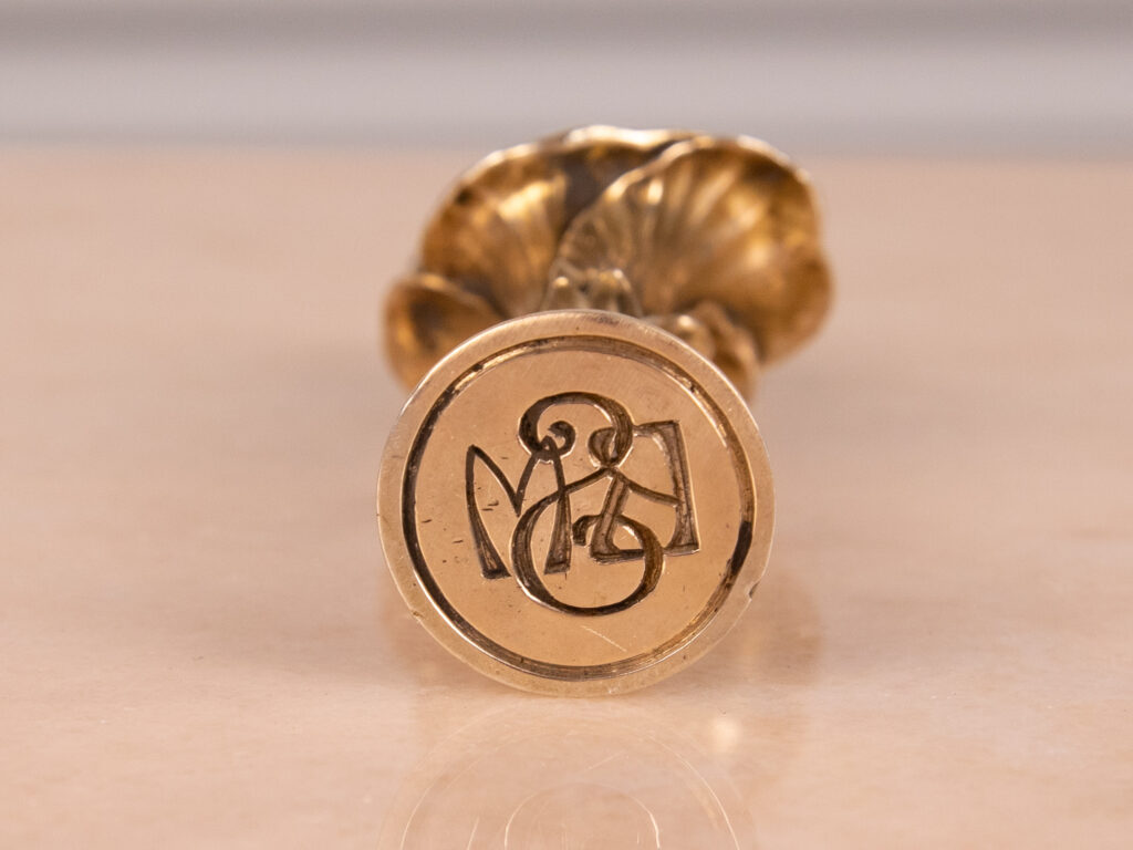 BN4A7281 Антикварная серебряная печать в стиле Ар-нуво