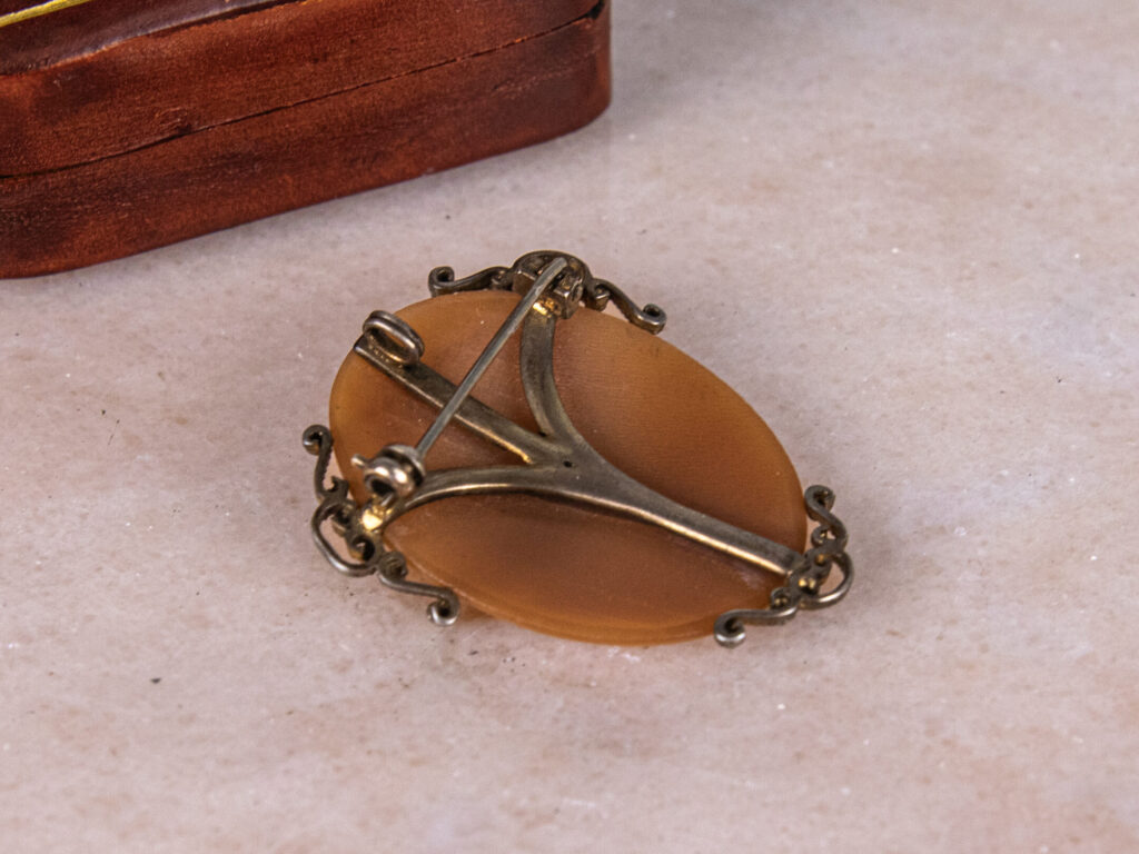 BN4A7301 Антикварна брошка