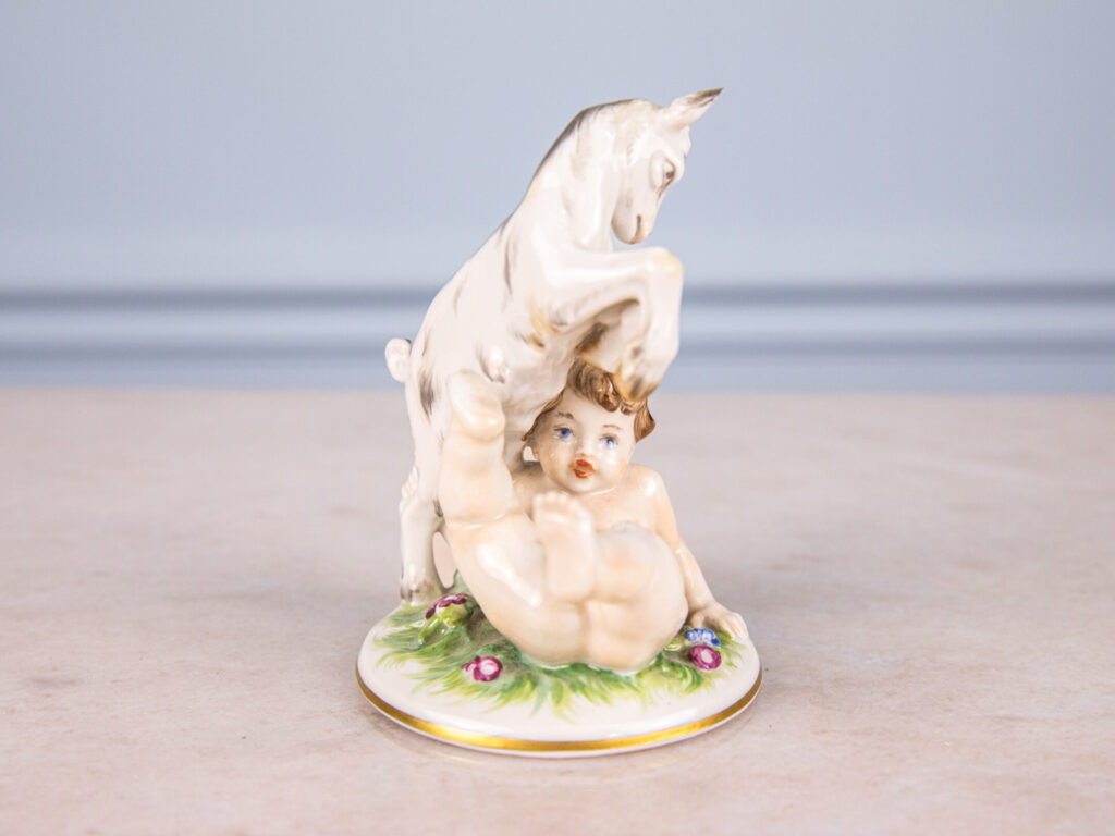 BN4A7337 Вінтажна порцелянова статуетка Alt Wien Augarten