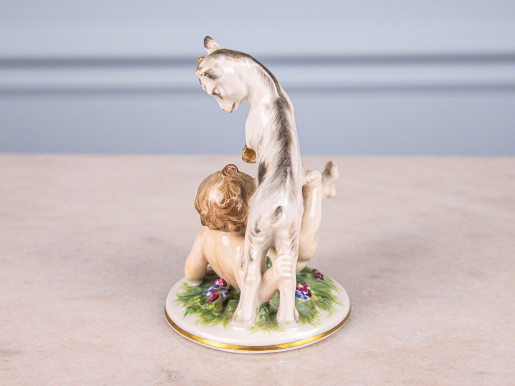 BN4A7342 – копія Вінтажна порцелянова статуетка Alt Wien Augarten