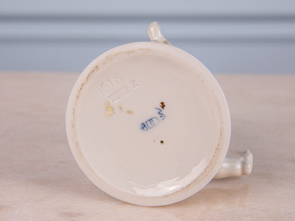 BN4A7356 – копія Вінтажна порцелянова статуетка Alt Wien Augarten