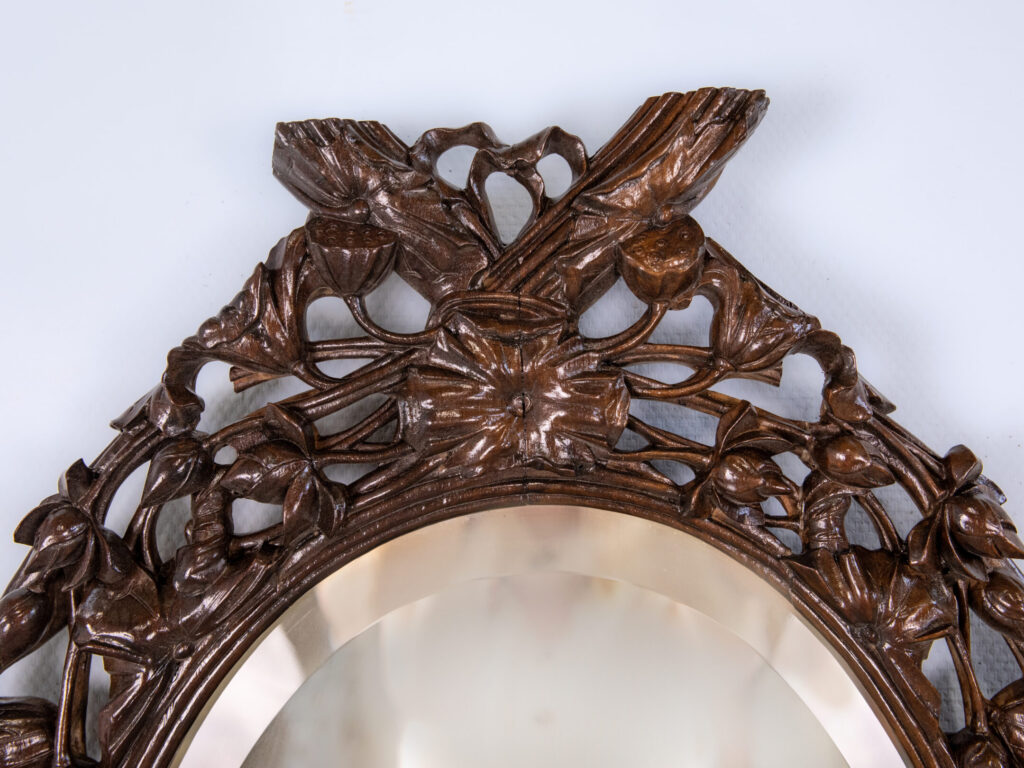 BN4A7439 Антикварне дзеркало в різьбленій ажурній оправі