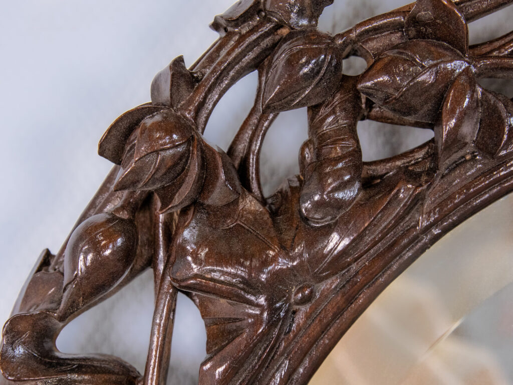 BN4A7441 Антикварне дзеркало в різьбленій ажурній оправі