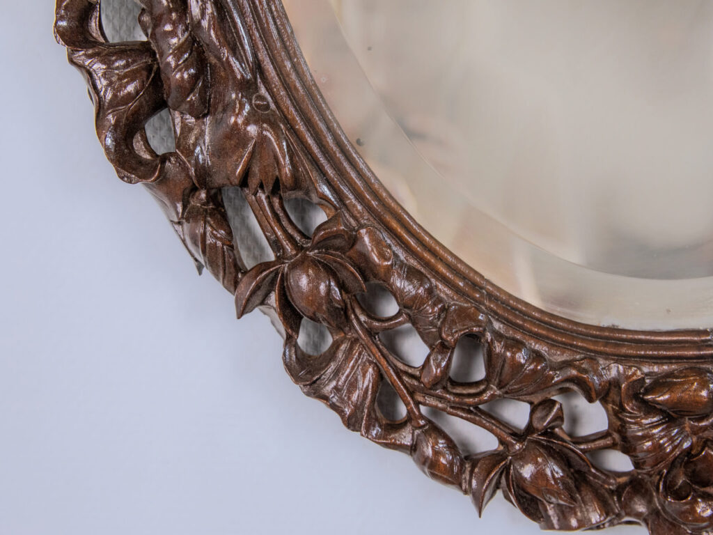 BN4A7444 Антикварне дзеркало в різьбленій ажурній оправі