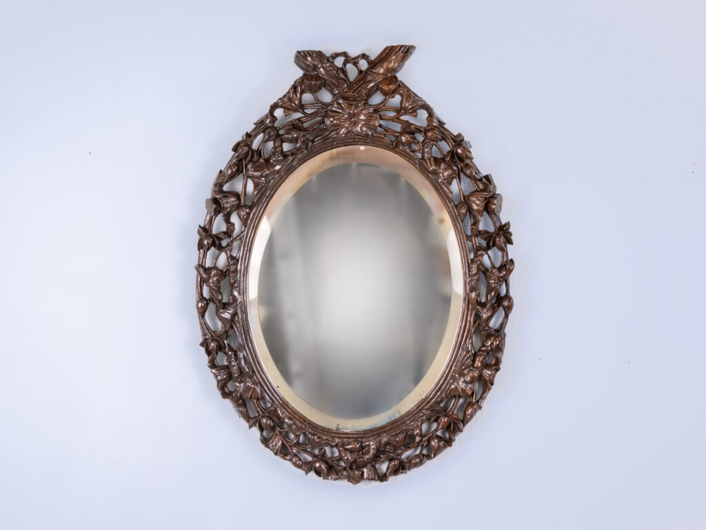 BN4A7454 Антикварне дзеркало в різьбленій ажурній оправі
