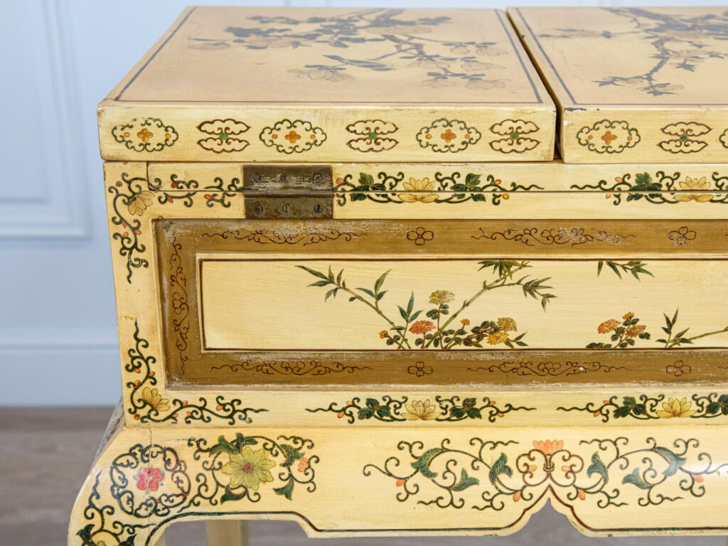 BN4A7692 Туалетний столик у стилі Шинуазрі